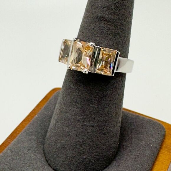 Ring with Three Orange Stones - Picture 1 of 6